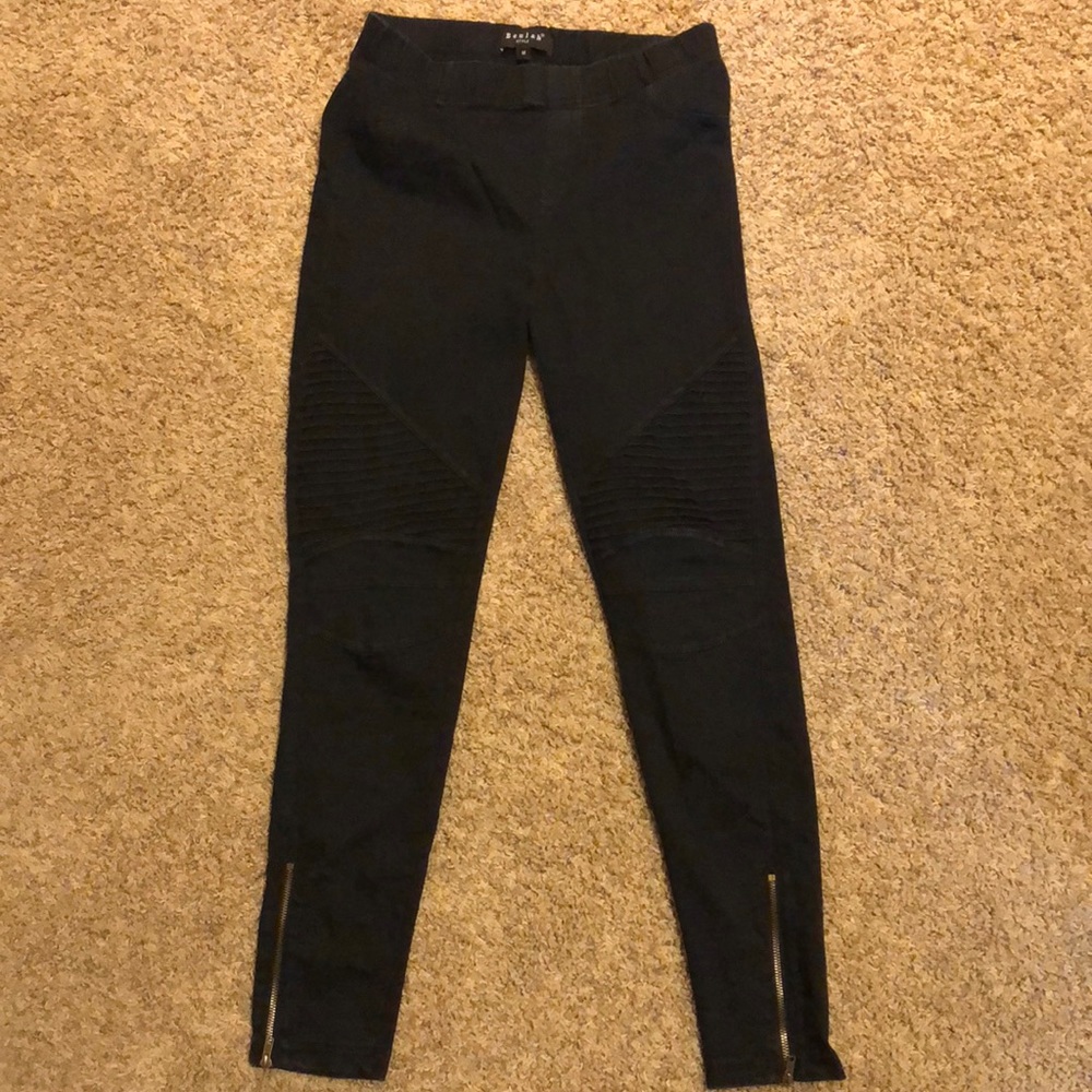 Size medium black Beulah Style pants